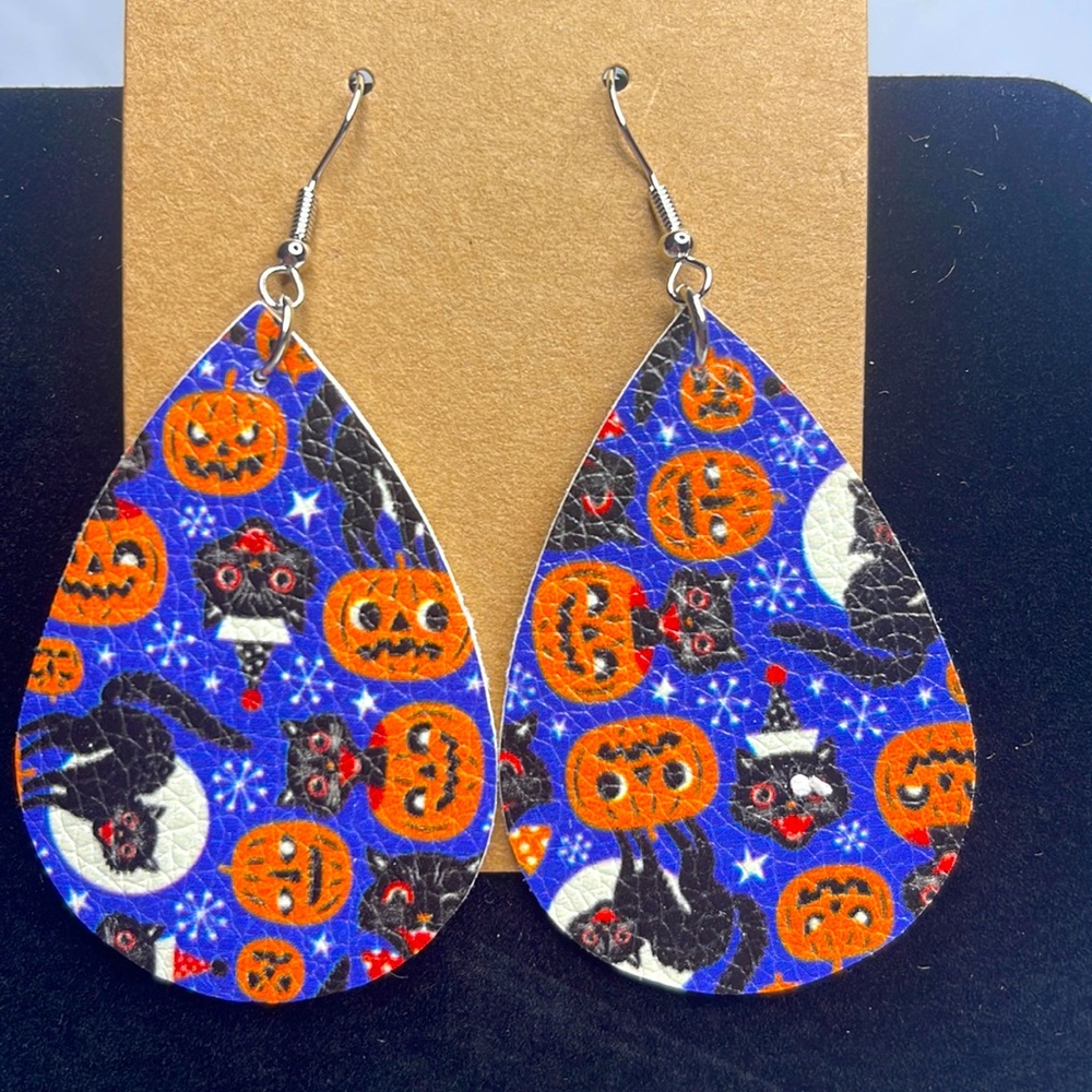 🐈‍⬛NWOT leather hook earrings with jack-o’-lanterns and cats🐈‍⬛